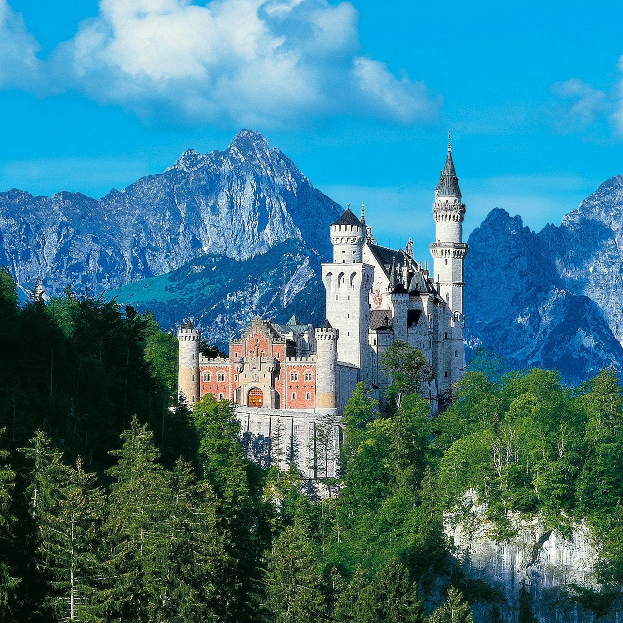 Picture of Neuschwanstein Castle in 